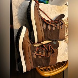 Ugg snow boots with wool upper size 8